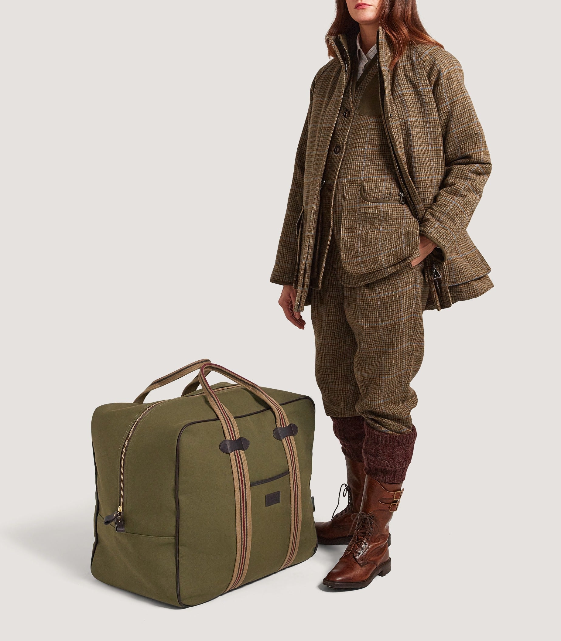The Field Weekend Bag in Sporting Green - Image 2