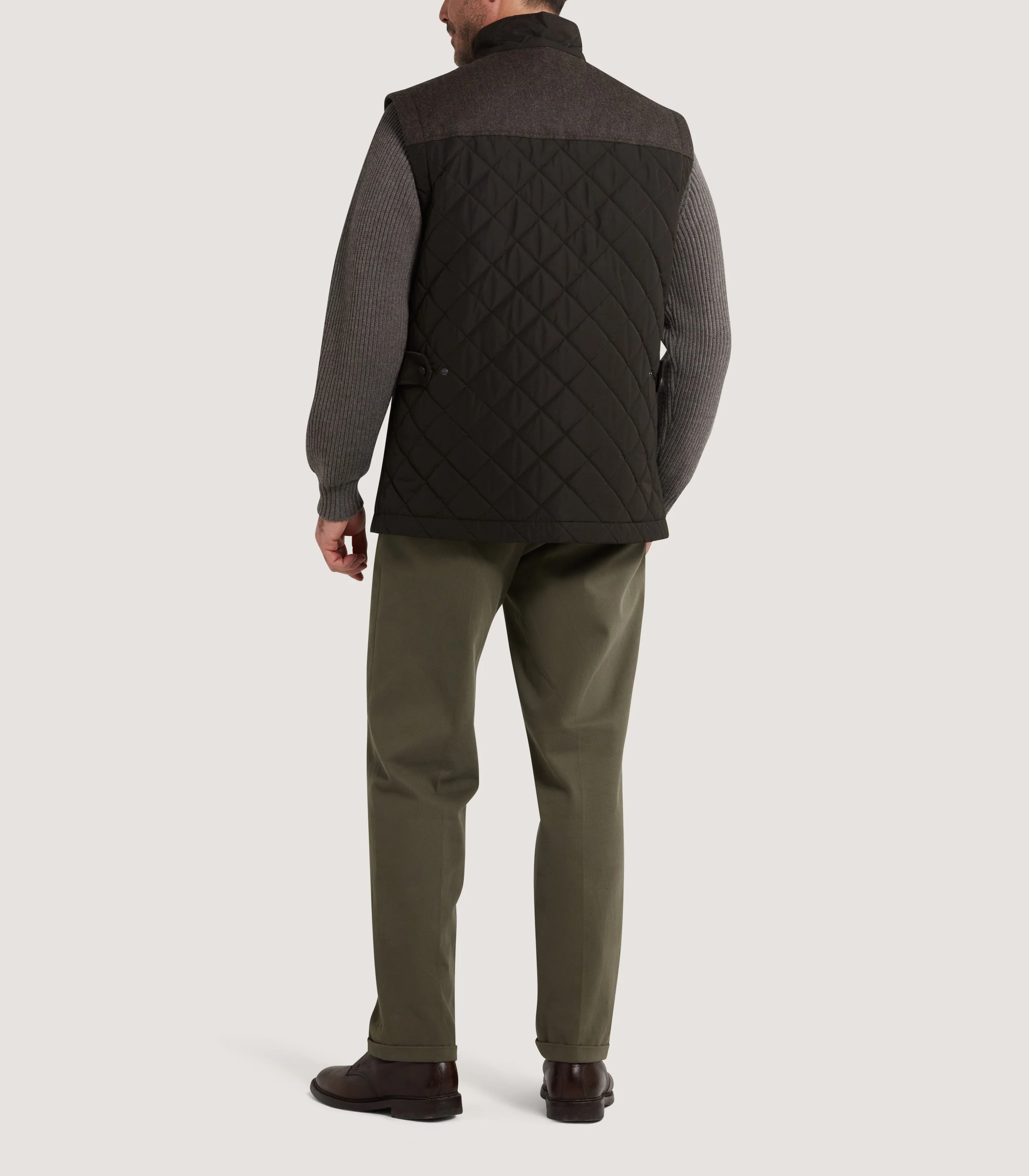Men's Cambridge Quilted Gilet in Walnut - Image 4