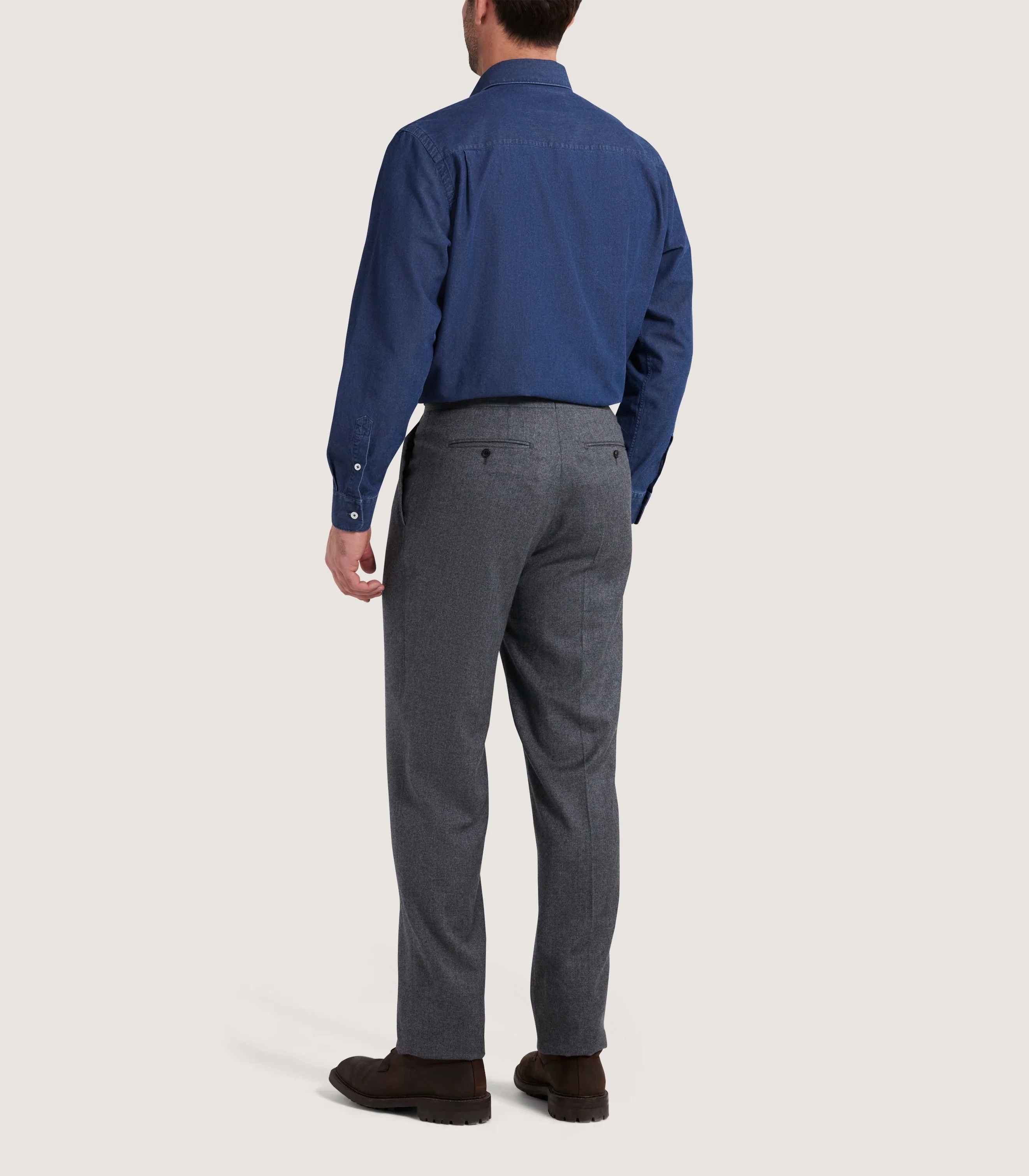 Men's Chambray Shirt in Denim Blue - Image 4