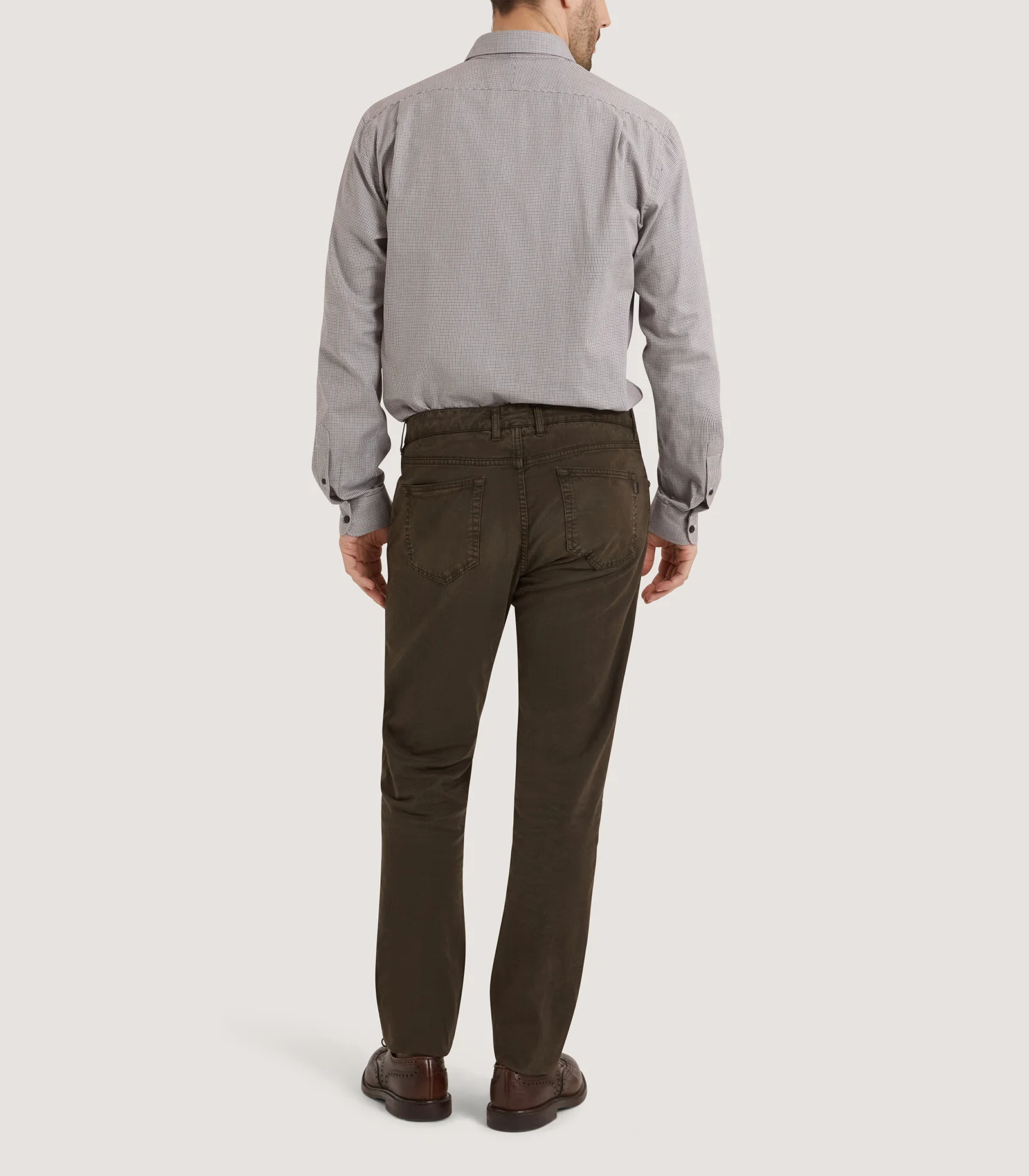Men's Cotton Shirt With Horn Buttons in Peppercorn - Image 4
