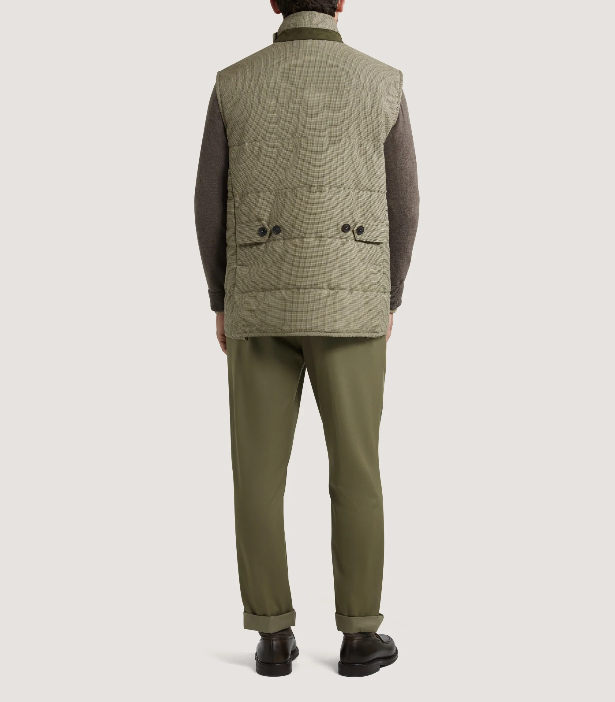 Men's Rothbury Gilet in Dark Peppercorn - Image 4