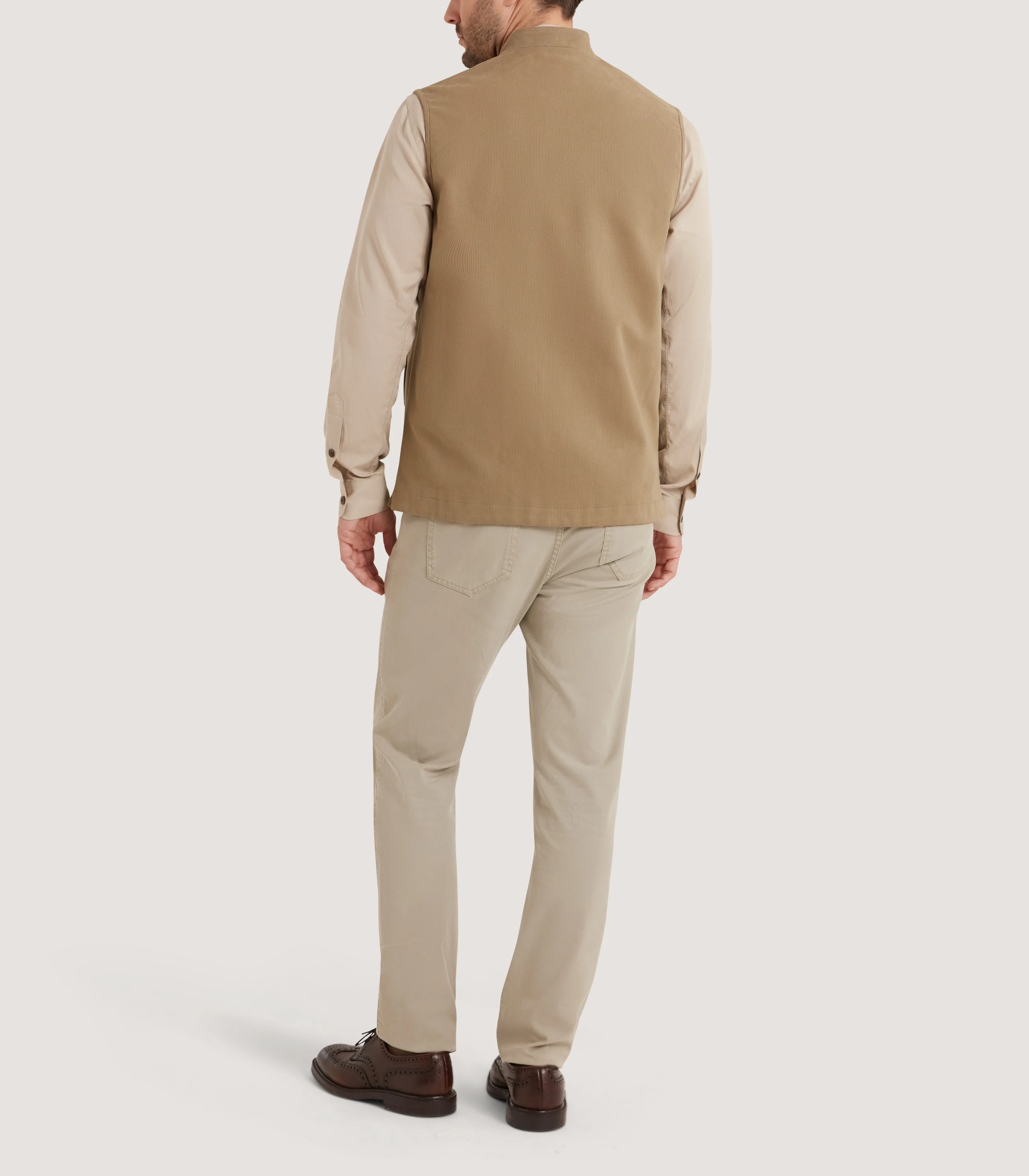 Men's Summer Orsett Gilet in Taupe - Image 4