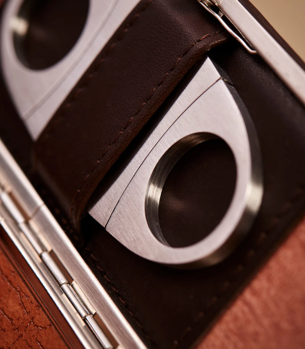 Travel Cigar Case with Humidifier - Image 4