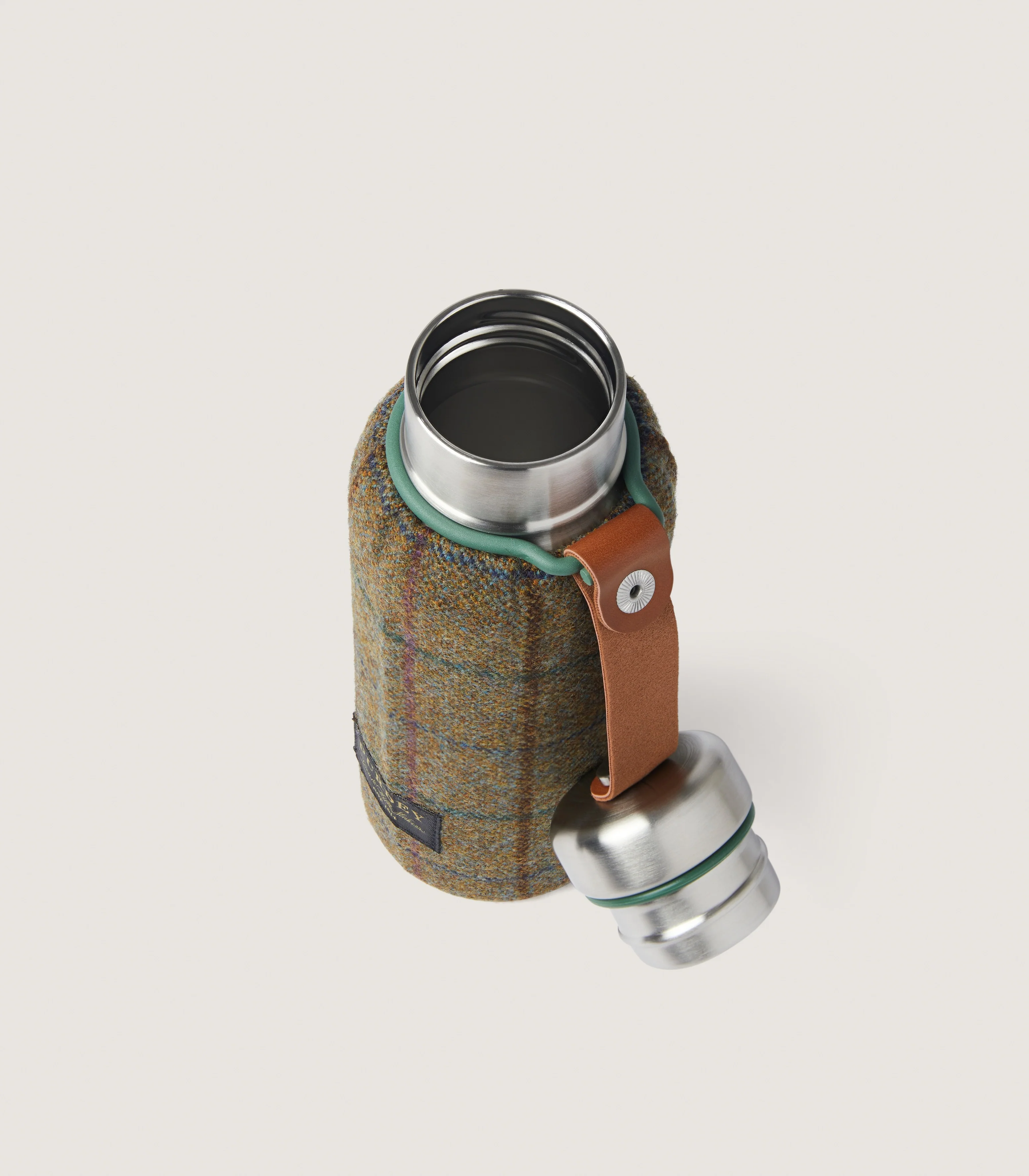 Tweed Insulated Flask in Fyne - Image 2