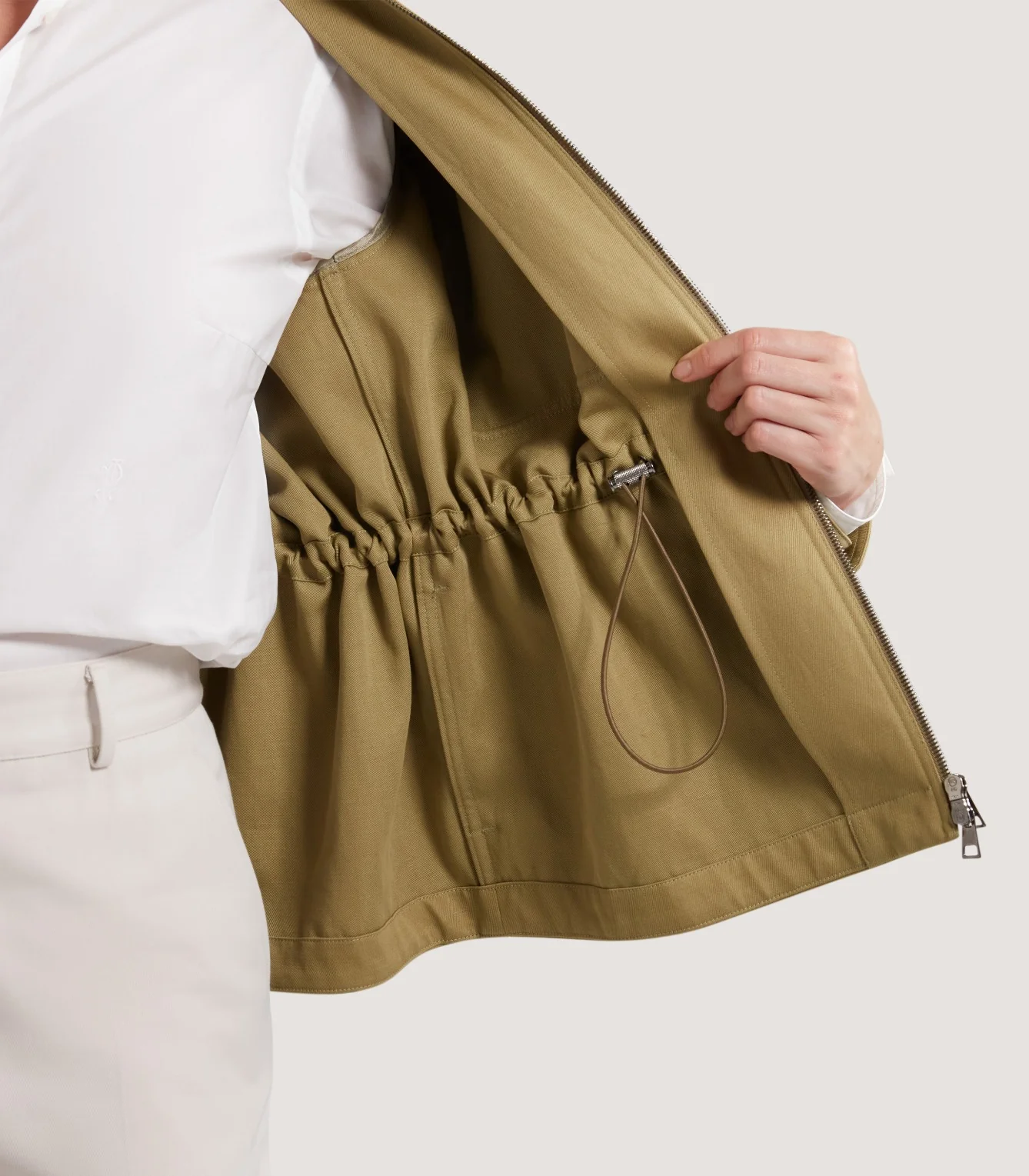 Women's Alnwick Jacket in Khaki - Image 5