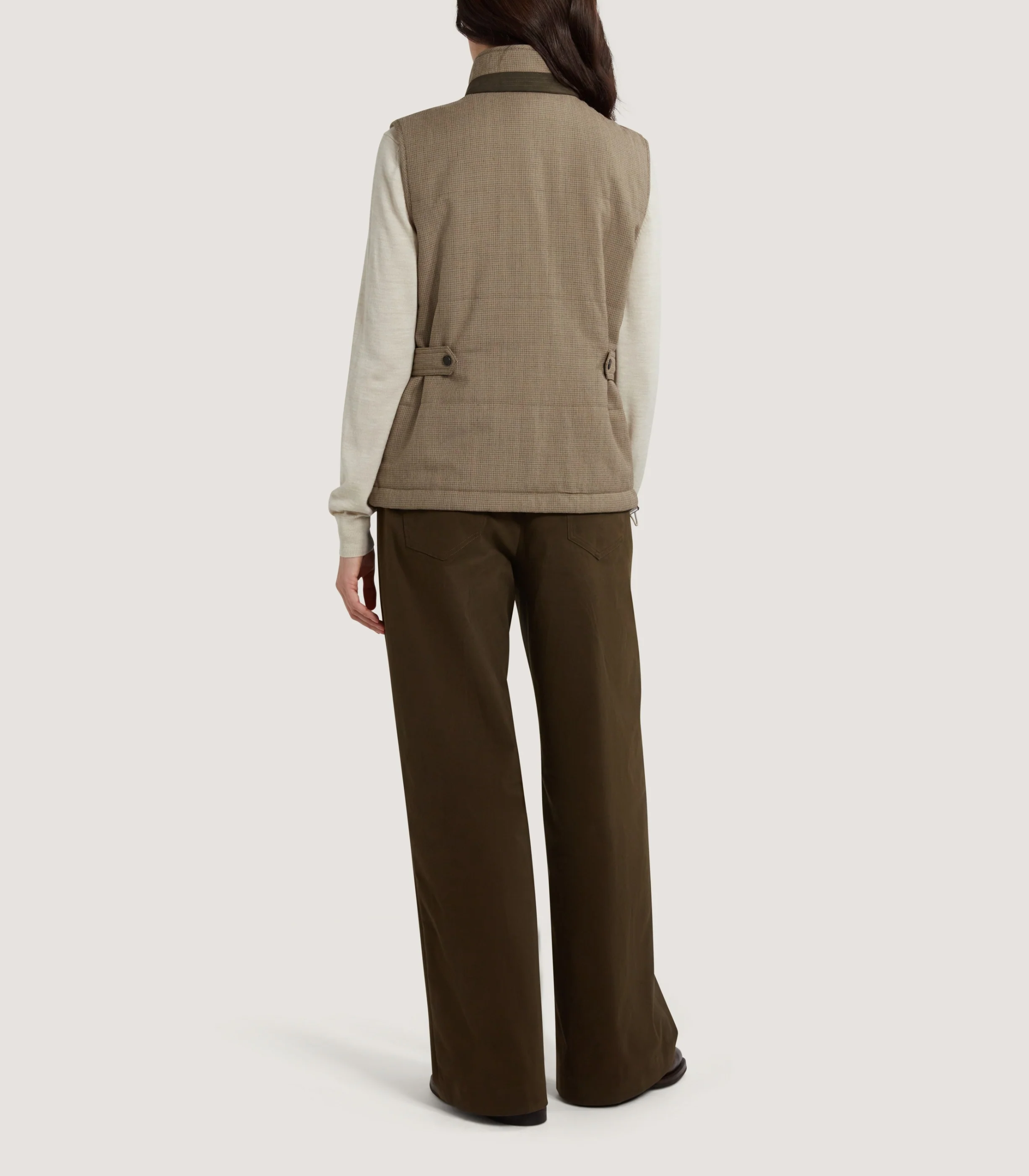 Women's Eccleston Padded Gilet in Peppercorn - Image 4