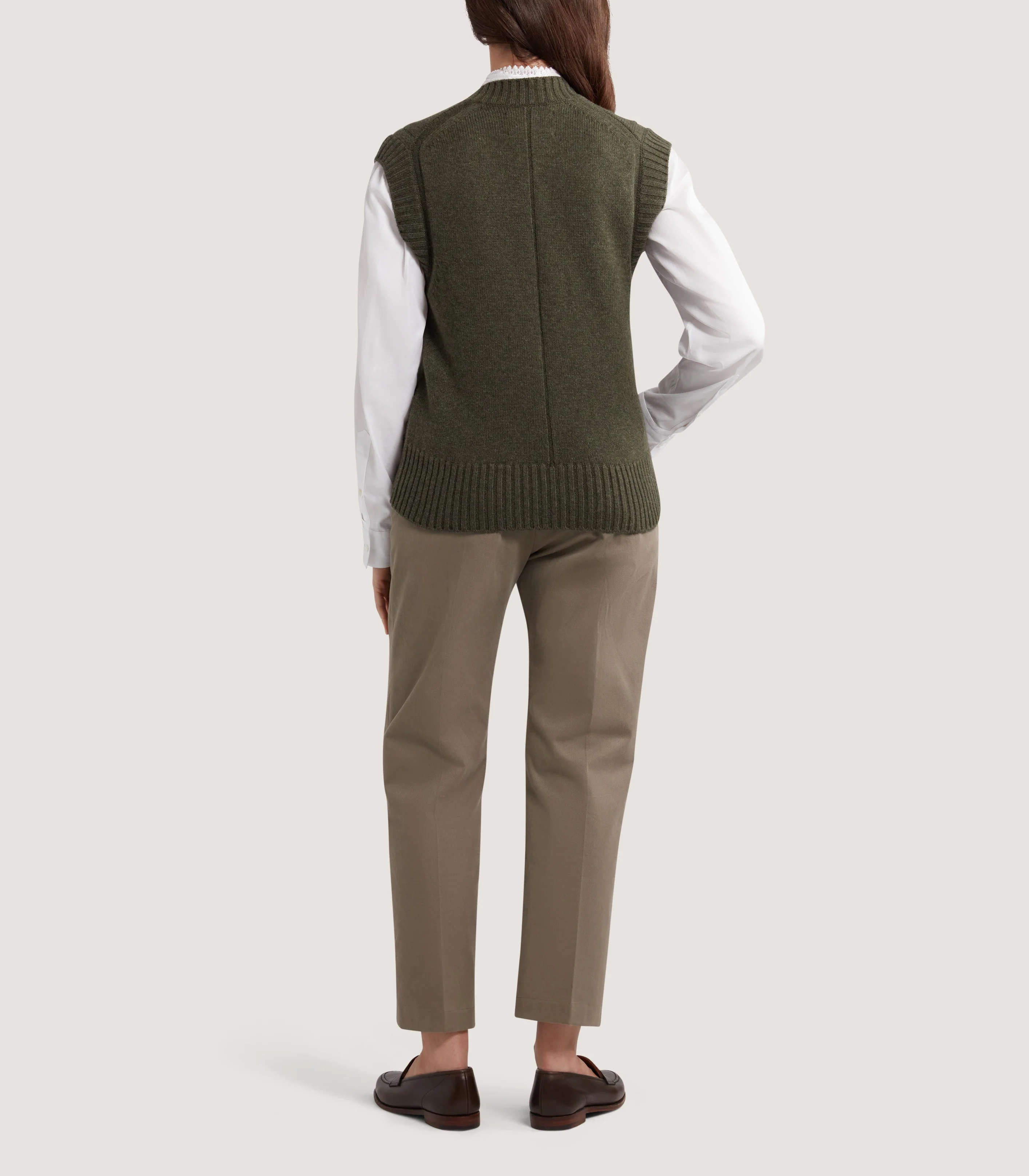 Women's Islay British Outdoor Vest in Loden - Image 4